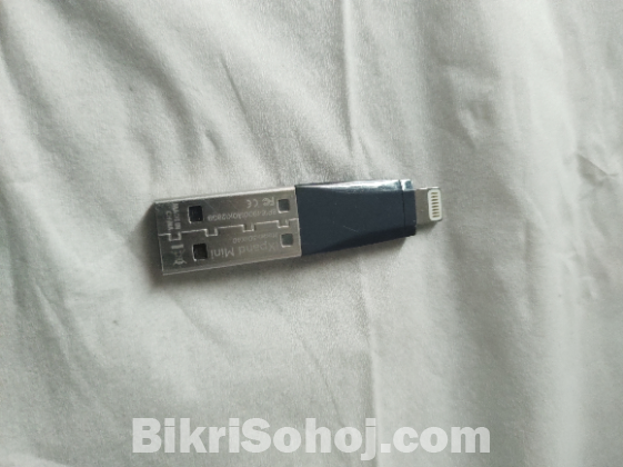 Sandisck 128 gb pendrive